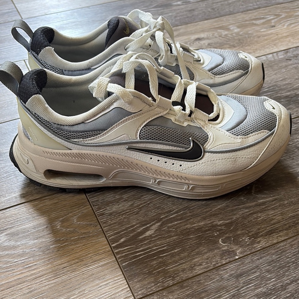 Nike White and Gray Sneakers